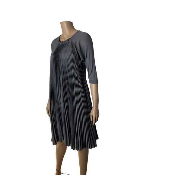 BCBG Maxazria pleated Gray Midi dress XS (026) - Picture 4 of 11